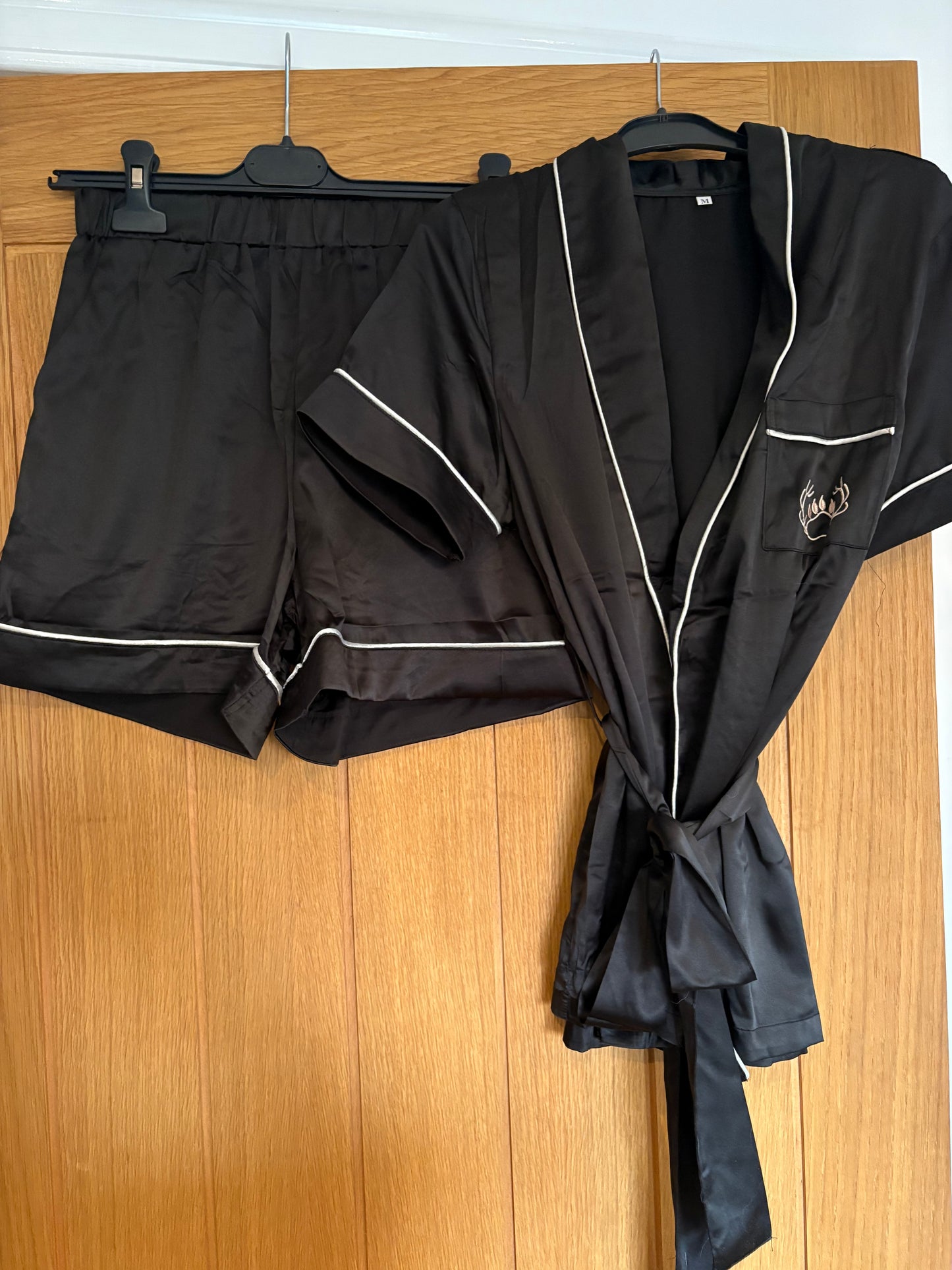 Flora Black Robe Pyjamas